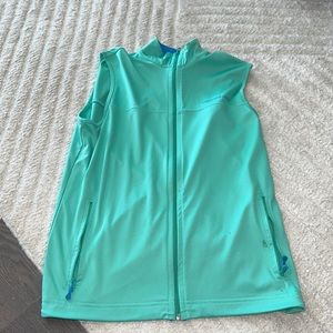 Vineyard vines performance vest. Size small